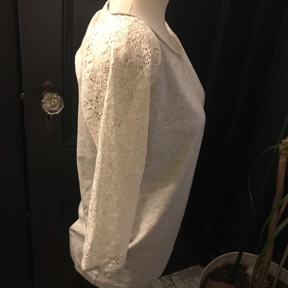 GAP Long Sleeve T-shirt  w/ Lace sleeves - Picture 4 of 7